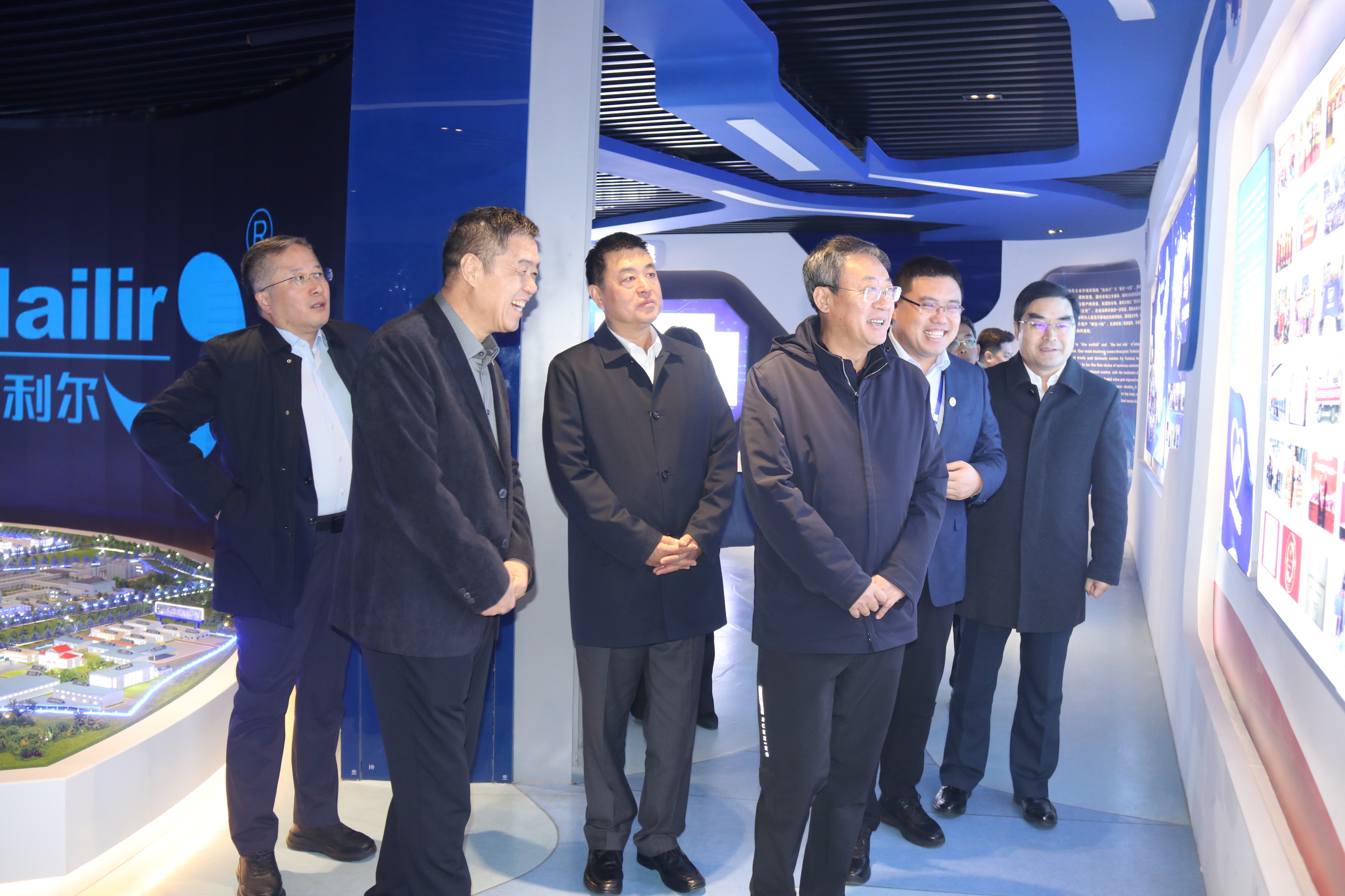 省委统战部副部长、省工商联党组书记张鲲一行来星空电子药业集团调研指导工作